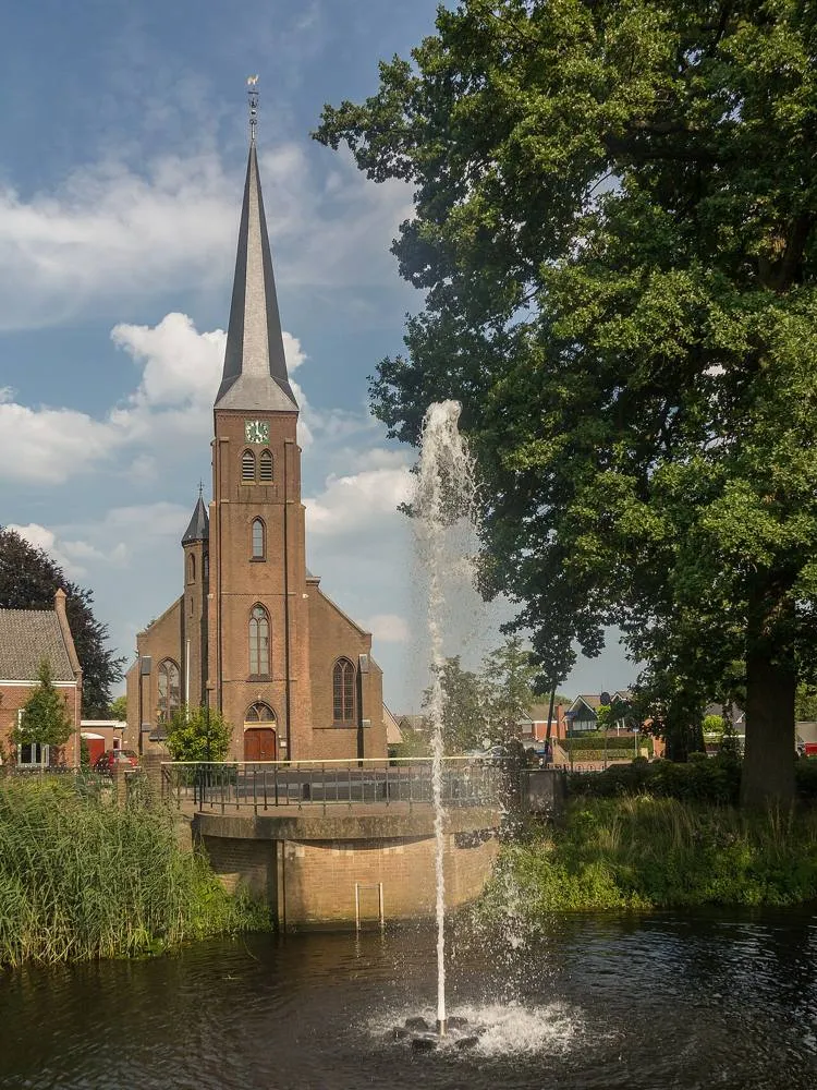Harreveld: Harreveld, de Sint Agathakerk RM516287 foto5 2015-08-21 16.57