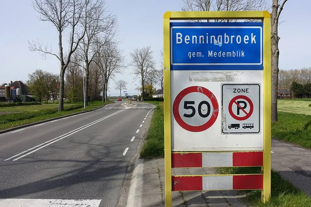 Benningbroek: Bebouwde kombord, Benningbroek