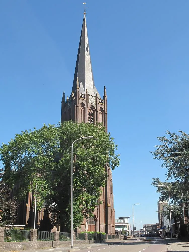 Raalte: Raalte, kerk Heilige Kruisverheffing RM32265 foto5 2012-09-09 14.40